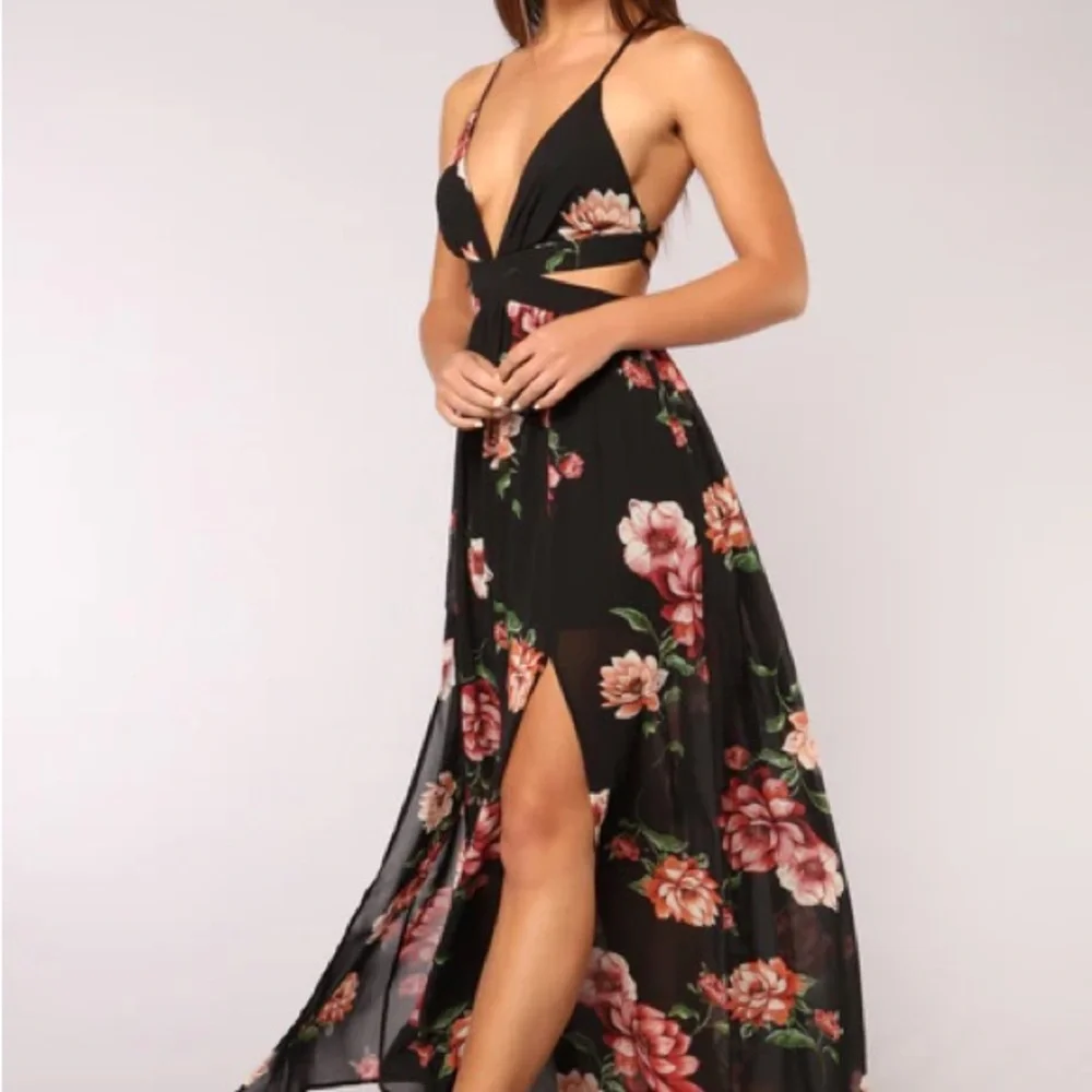 Fashion Nova Black Floral Backless Dress - Picture 1 of 4